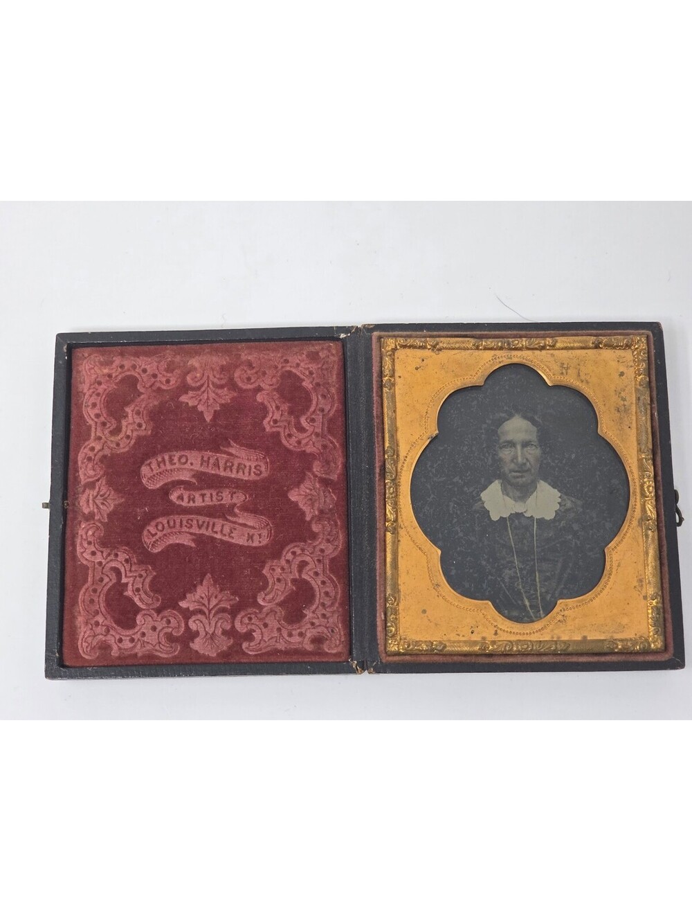 Antique Daguerreotype Union Case With Theo Harris Louisville Artist Velvet Lined